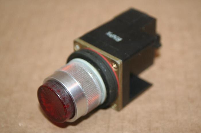 Used ALLEN BRADLEY Push Button 800MR-QB24 RED #21029