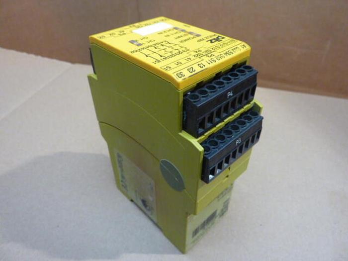 Used PILZ Safety Relay PNOZX8P24VDC3N/O2N/C2SO #36681