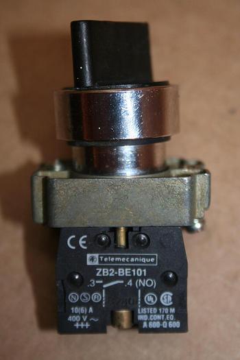 Used ALLEN BRADLEY Selector Switch PB549 SWITCH Used