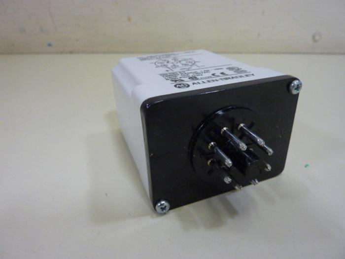Used ALLEN BRADLEY Timing Relay 700-HT12BZ24 SER A #64385