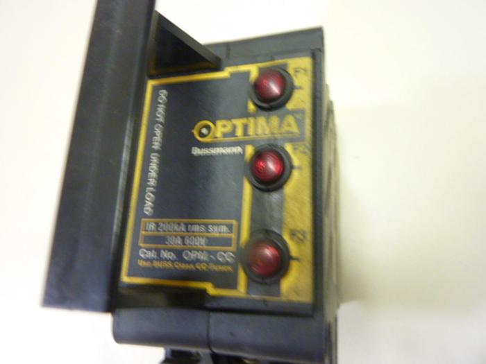 Used BUSSMANN 30 Amp Fuse Block OPM-CC #43621