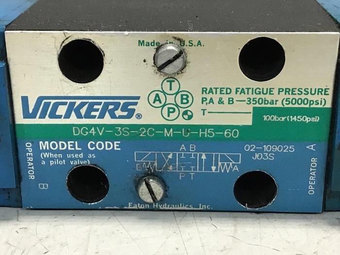 Used VICKERS Valve DG4V-3S-2C-M-U-H5-60 #135680