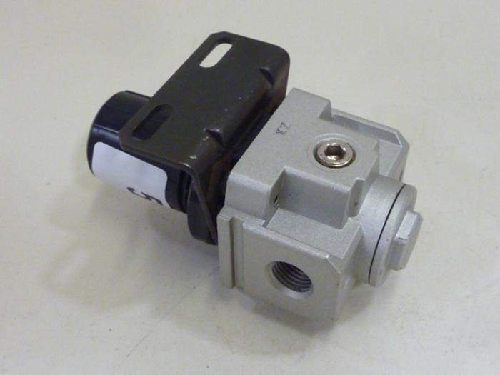 Used SMC Air Regulator AR2500 #59687