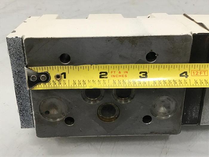 Used MOOG Valve J661-124 Used