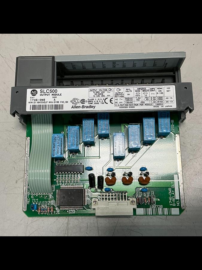 Used ALLEN BRADLEY 1747-L20A / 1746-A2 Power Supply & Rack USED #150827