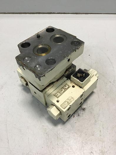 Used YUKEN Valve DSG-01-2B2-D24-N1-50252 #139710