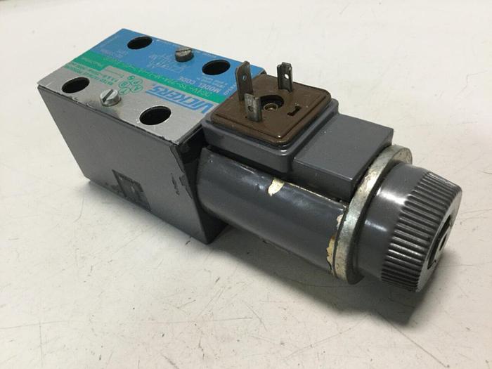 Used VICKERS Valve DG4V3S22AMUHL760EN490 Used