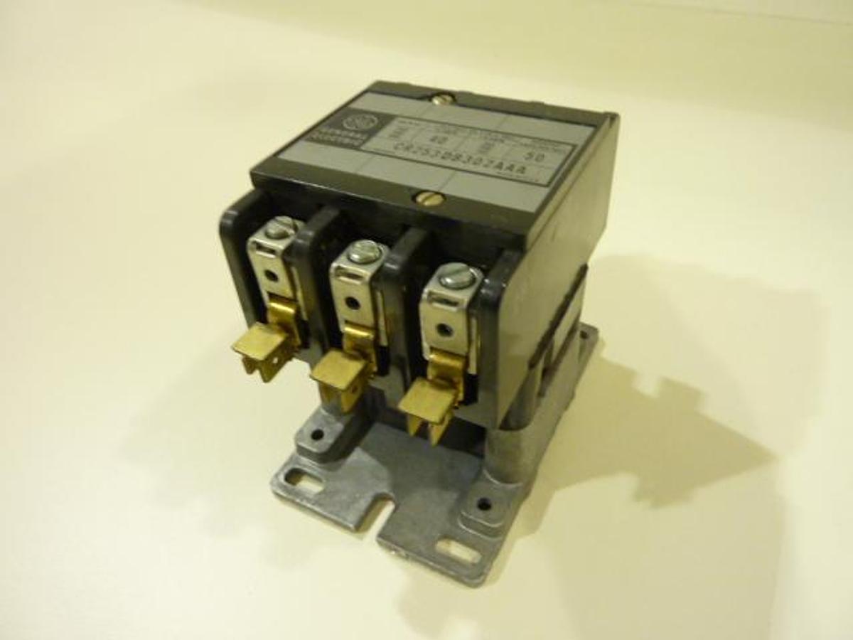 Used GENERAL ELECTRIC / GE Contactor CR253DB302AAA Used