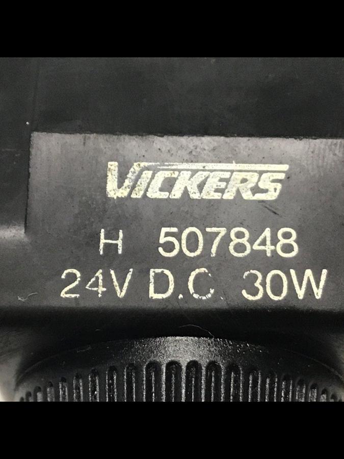 Used VICKERS Directional Valve DG4V-3S-22AL-M-U-H5-60 USED