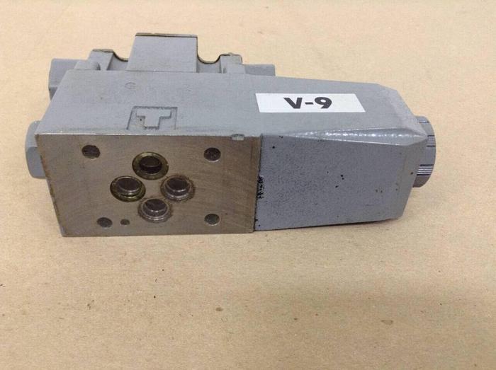 Used VICKERS Directional Control Valve DG4VC32AMPS2H750JA100 #71236
