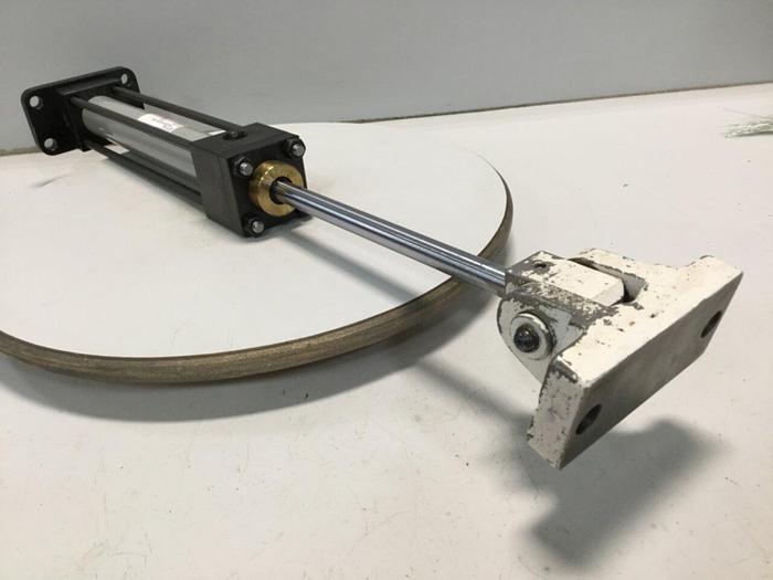 Used HORIUCHI MACHINERY Injection Sled Cylinder FF-SA1FB32CN180COABOA #107691