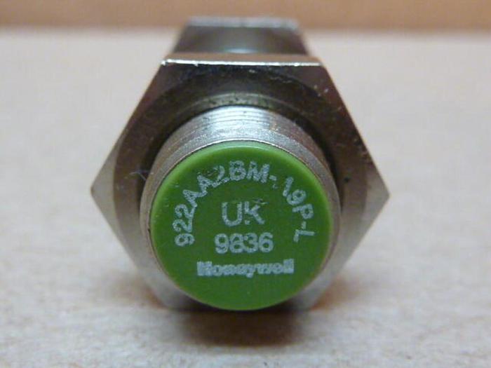 Used HONEYWELL Proximity Switch 922AA2BM-A9P-L #31084