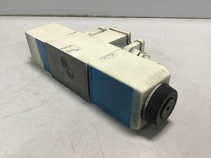 Used VICKERS Valve DG4V-3S-3C-M-FW-D7-H5-60 Used