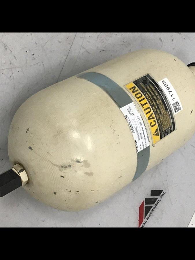 Used GREER HYDRAULICS Accumulator 857700 / 82020268 USED