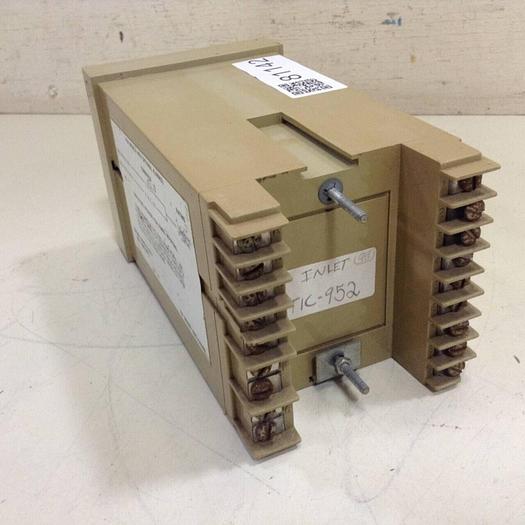 Used BARBER COLMAN Temperature Controller 106A-00815-002-0 #81142