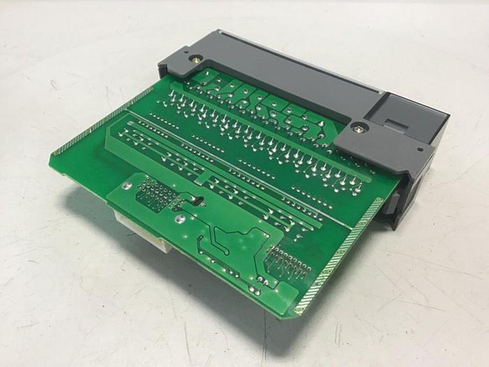 Used ALLEN BRADLEY Input Module 1746-IB16 SER C #127234