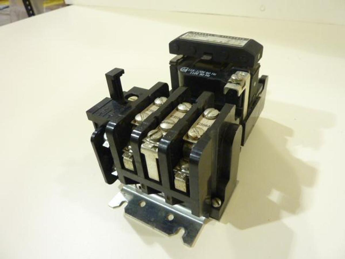 Used GENERAL ELECTRIC (G.E.) Motor Starter Size 00 CR306A0 USED