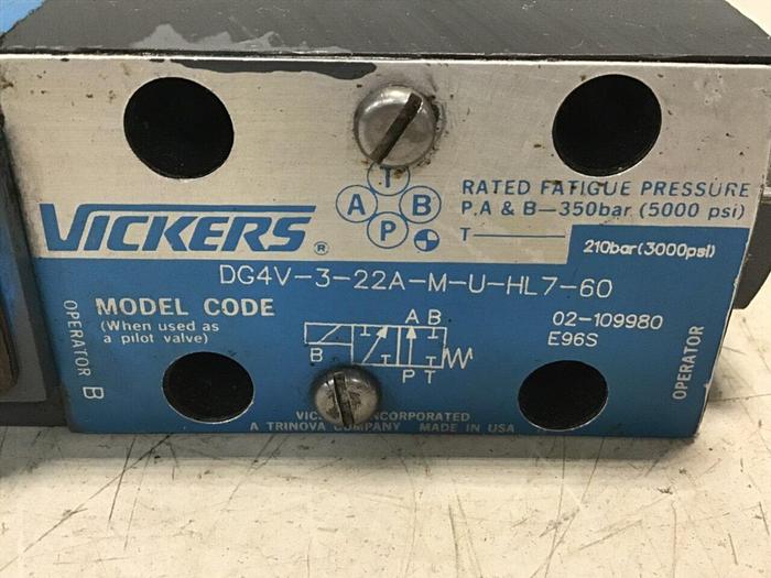 Used VICKERS Valve DG4V-3-22A-M-U-HL7-60 Used