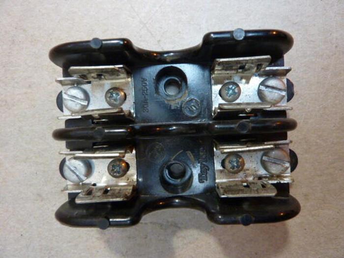 Used TAYLOR FUSE 30 Amp Fuse Holder 20317 #29956 DNL SCRAPPED
