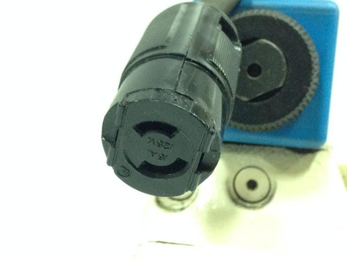 Used VICKERS Directional Control Valve DG5S86AMFWB530 #90116