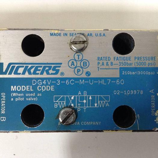 Used VICKERS Directional Valve DG4V-3-6C-M-U-HL7-60 Used