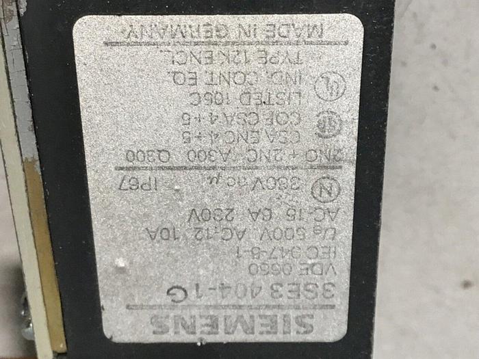 Used SIEMENS Limit Switch 3SE3 404-1G #121611