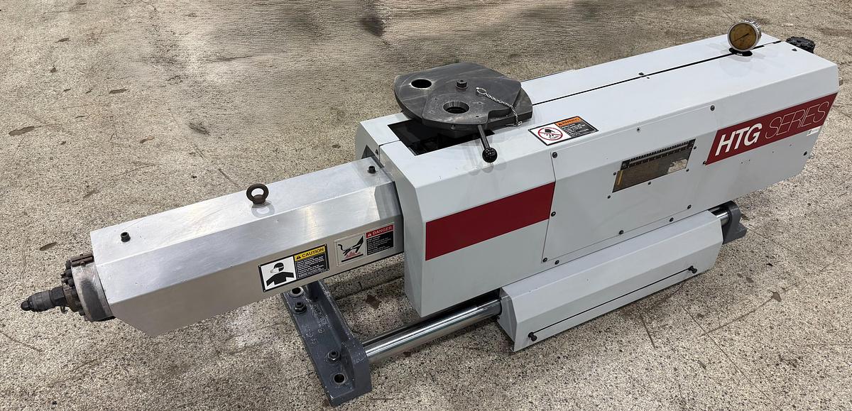 Used VAN DORN DEMAG 210HTG720 / injection unit
