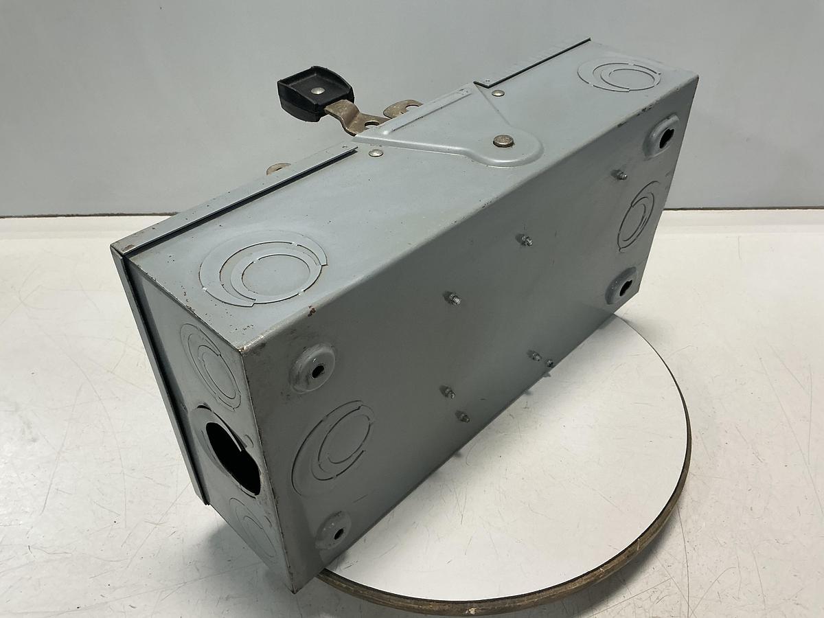 Used SQUARE D D-323N