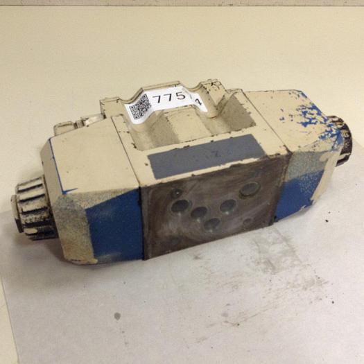 Used VICKERS Tokimec Directional Control Valve DG4V53CMP-B640 #77574
