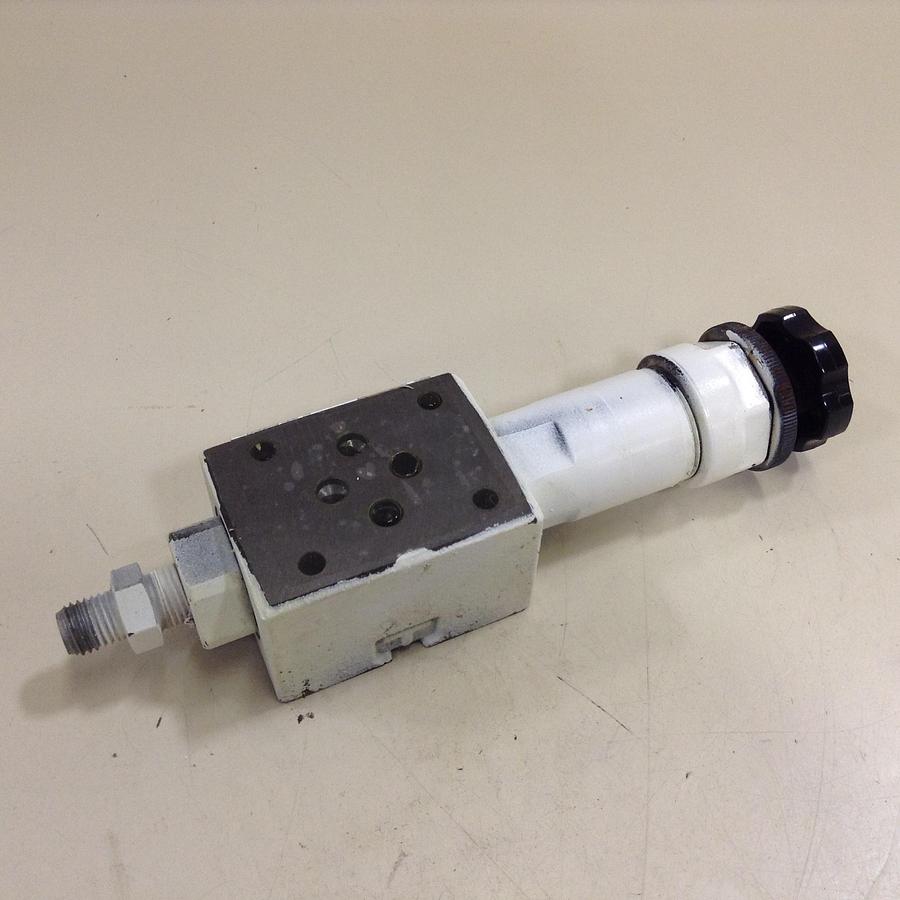Used YUKEN Reducing Modular Valve MRP-01-C-3004 Used