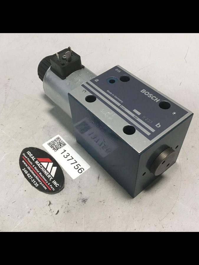 Used BOSCH Hydraulic Valve 0 810 001 830 Used