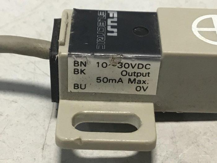 Used FUJI ELECTRIC Proximity Switch PE-B4D3 #128439