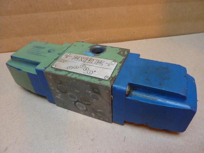 Used VICKERS Directional Control Valve DG4S40133CWB50 #37940