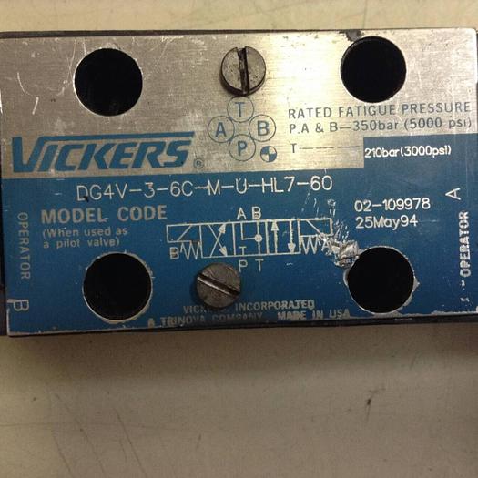 Used VICKERS Directional Valve DG4V-3-6C-M-U-HL7-60 Used