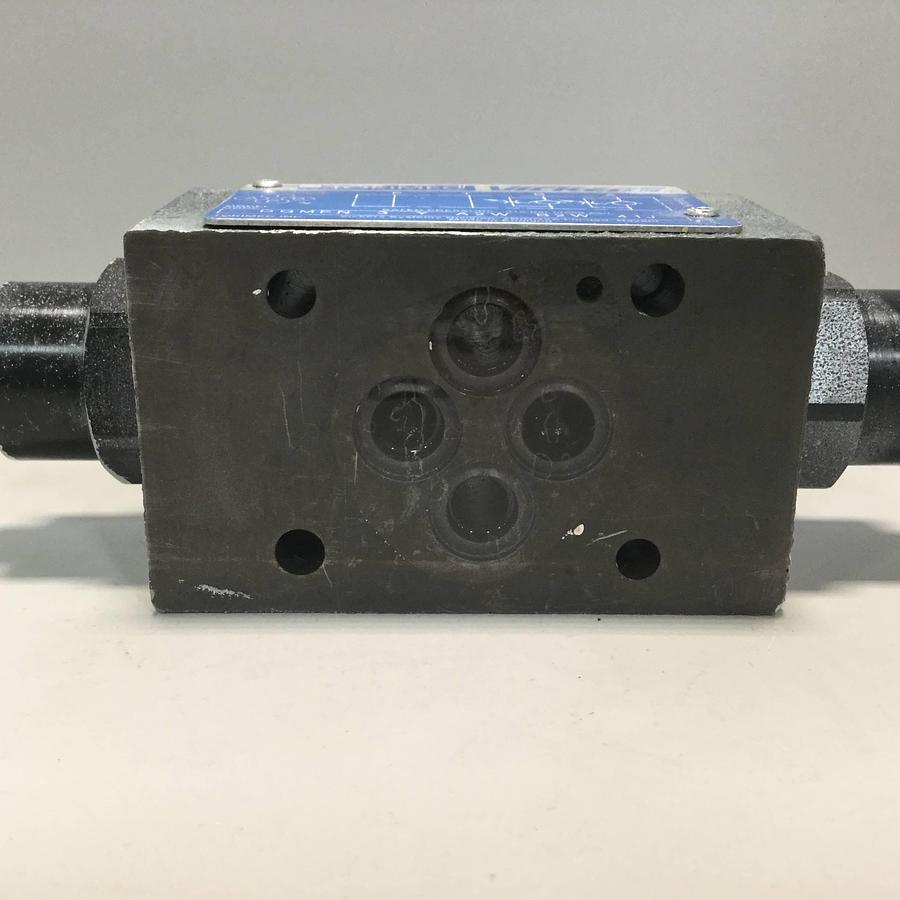 Used VICKERS Tokimec Valve DGMFN3YA2WB2W41J USED