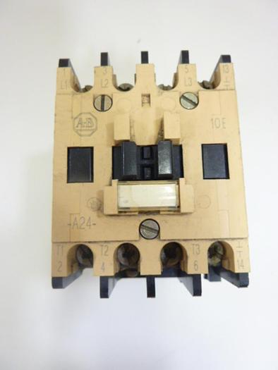 Used ALLEN BRADLEY Contactor 100-A24ND3 SER C #44133