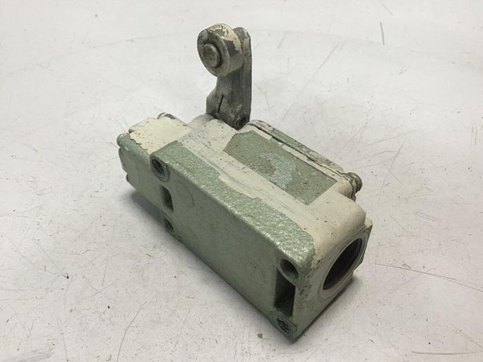 Used OMRON Limit Switch WLCA2-2 USED