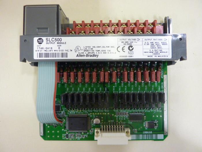 Used ALLEN BRADLEY Output Module 1746-OA16 SER D #50669
