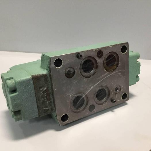 Used YUKEN Valve DHG-06-3C70-E-5057 #91774