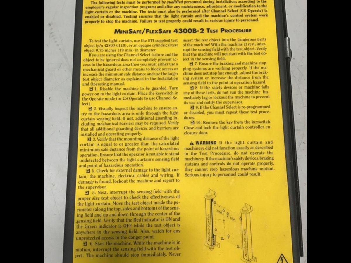 Used STI Light Curtain Control MS4324B2-AC1-15X-5R-U #135436