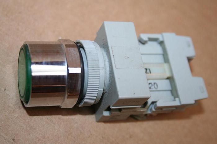 Used IDEC Push Button PB423 GREEN Used