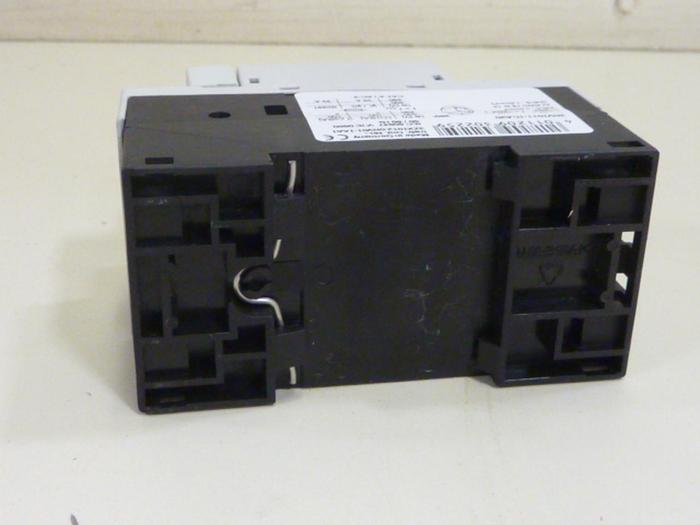 Used SIEMENS 2.5 Amp Starter Motor Protector Circuit Breaker 3RV1 011-1CA20 #64784
