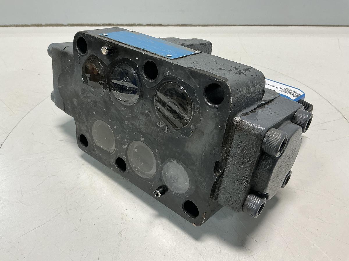 Used VICKERS DG4V-3-6C-M-U-HL7-60