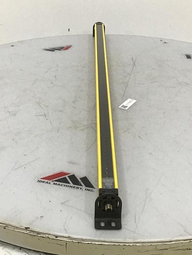 Used BANNER ENGINEERING Light Curtain SLSVAE30-1050Q8 USED