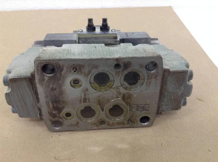 Used YUKEN Directional Valve DSHG-04-3C11-C2-ET-D24-50 #70818