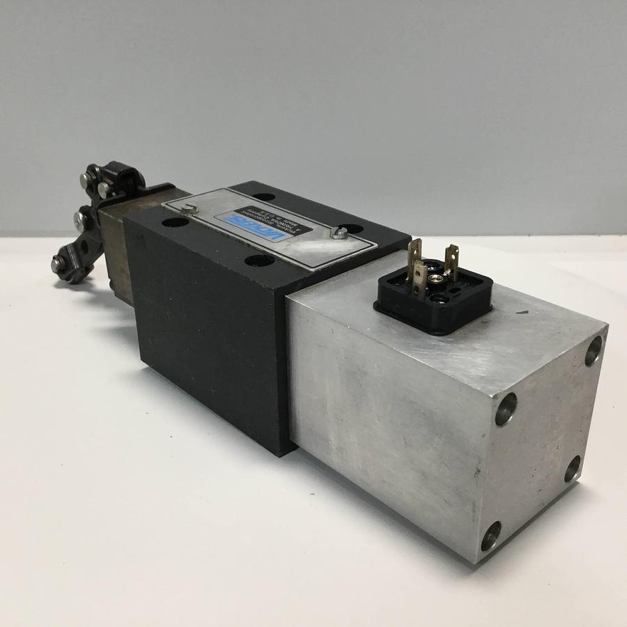 Used VICKERS Valve SDG20S4 012F 50 S553 USED