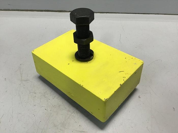 Used UNISORB Leveling Mount Pad 8 x 5 QUANTUM IM-71 #123612