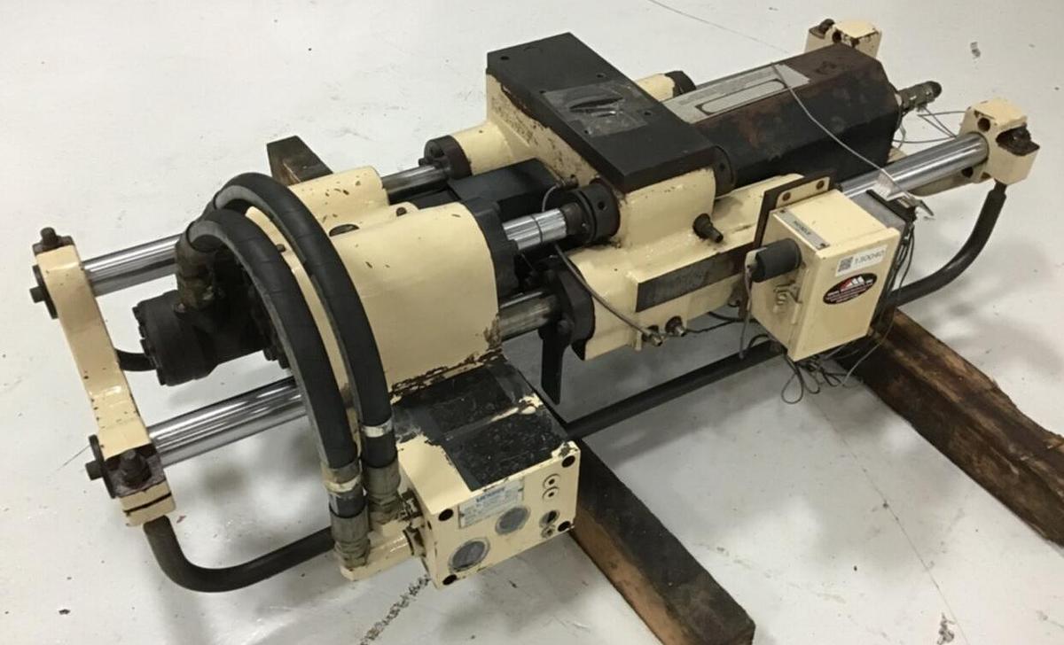 Used CINCINNATI MILACRON .73 Oz Injection Unit VS33-.73 USED 