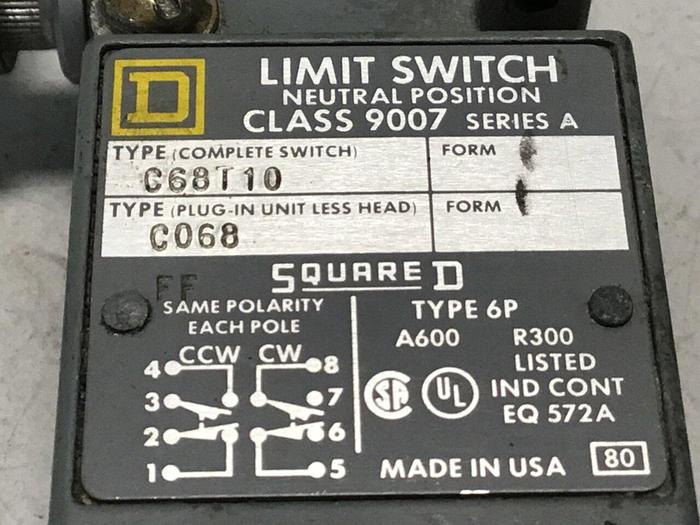 Used SQUARE D Limit Switch C68110 #122122