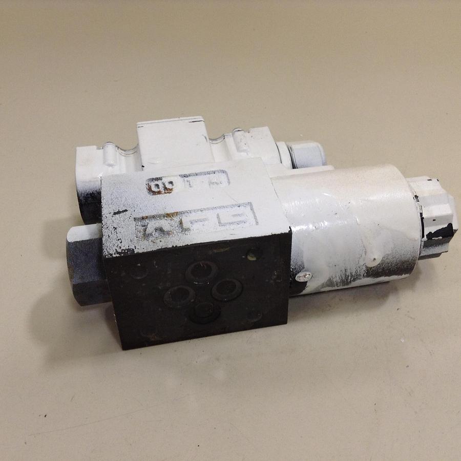 Used YUKEN Directional Valve DSG-01-2B2-D24-60-L USED